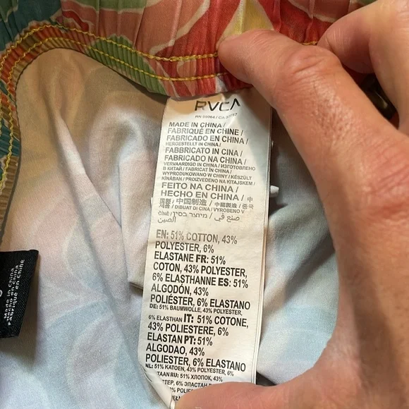 RVCA elastic waist shorts with psychedelic crazy pattern men’s small - Picture 6 of 7